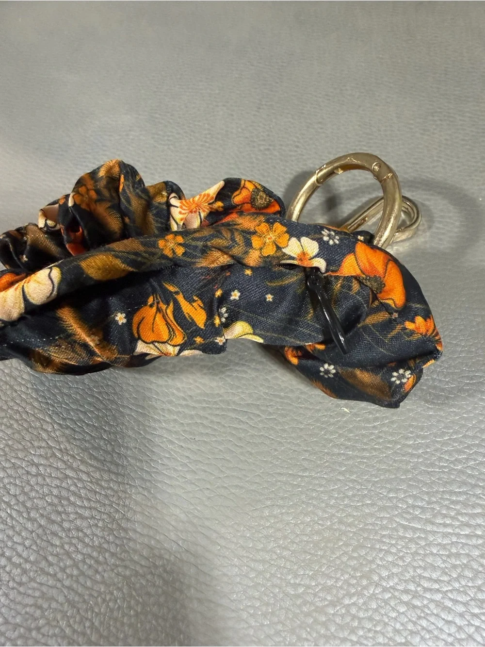 NWOT Simply Southern Floral Black & Orange Scrunchie Keychain with Gold Hardware